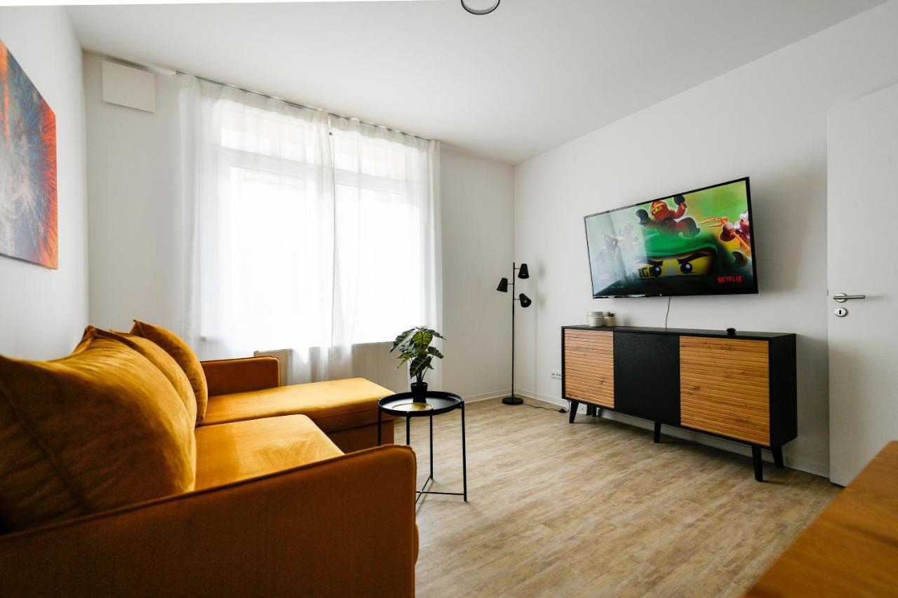 Ferienwohnungen Am Theater - Modern, Zentral Und Ruhig Mit Kueche, Waschtrockner, Netflix, Wlan Und Parkplatz- 2 Zimmer, 52 Qm Cottbus Exterior photo