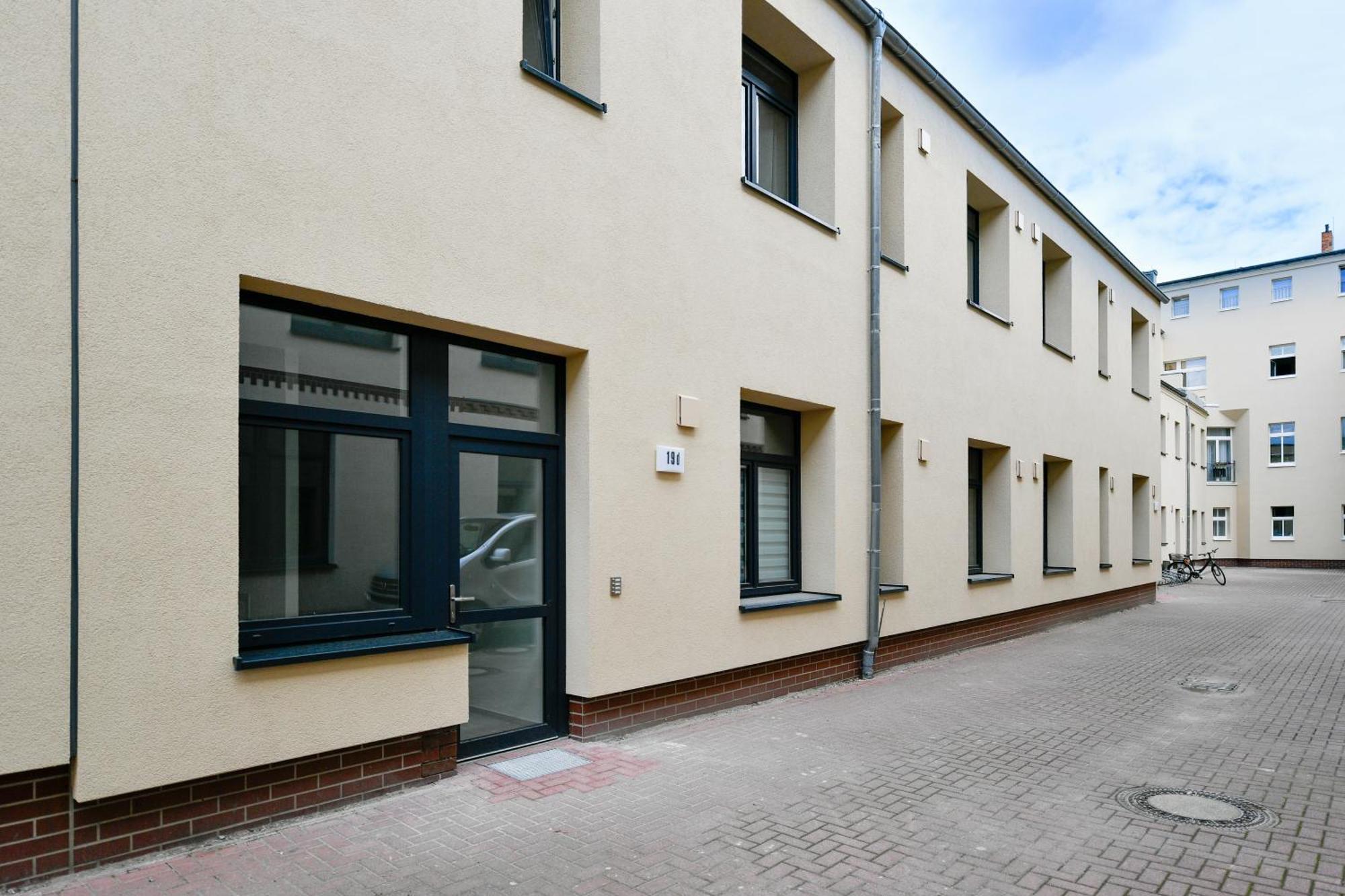 Ferienwohnungen Am Theater - Modern, Zentral Und Ruhig Mit Kueche, Waschtrockner, Netflix, Wlan Und Parkplatz- 2 Zimmer, 52 Qm Cottbus Exterior photo